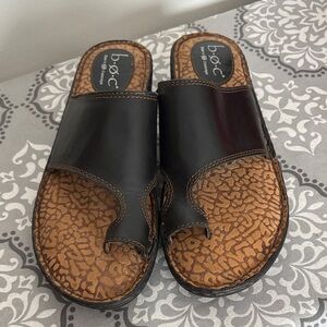 b.o.c. Black and Brown Leather Slide Sandals